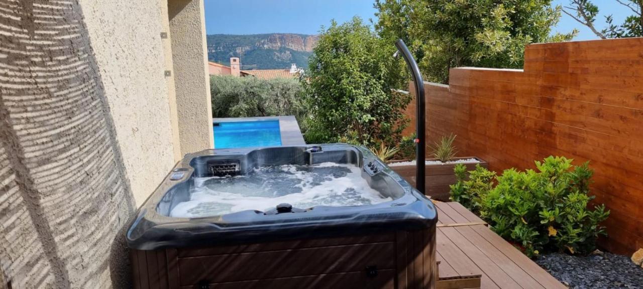 Rêves de vie, appartement vue mer, piscine non chauffée et spa privatifs Cassis Exterior foto